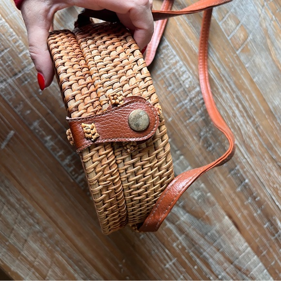 Wicker Purse Vintage Style - Picture 2 of 4